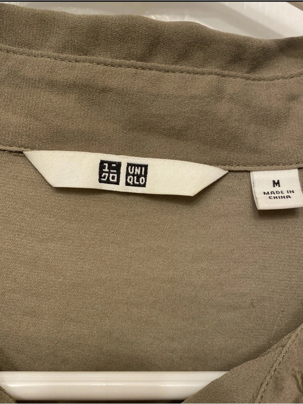 Uniqlo Lightweight Olive-Green Collared Semi-Sheer Travel Shirt - Picture 3 of 4